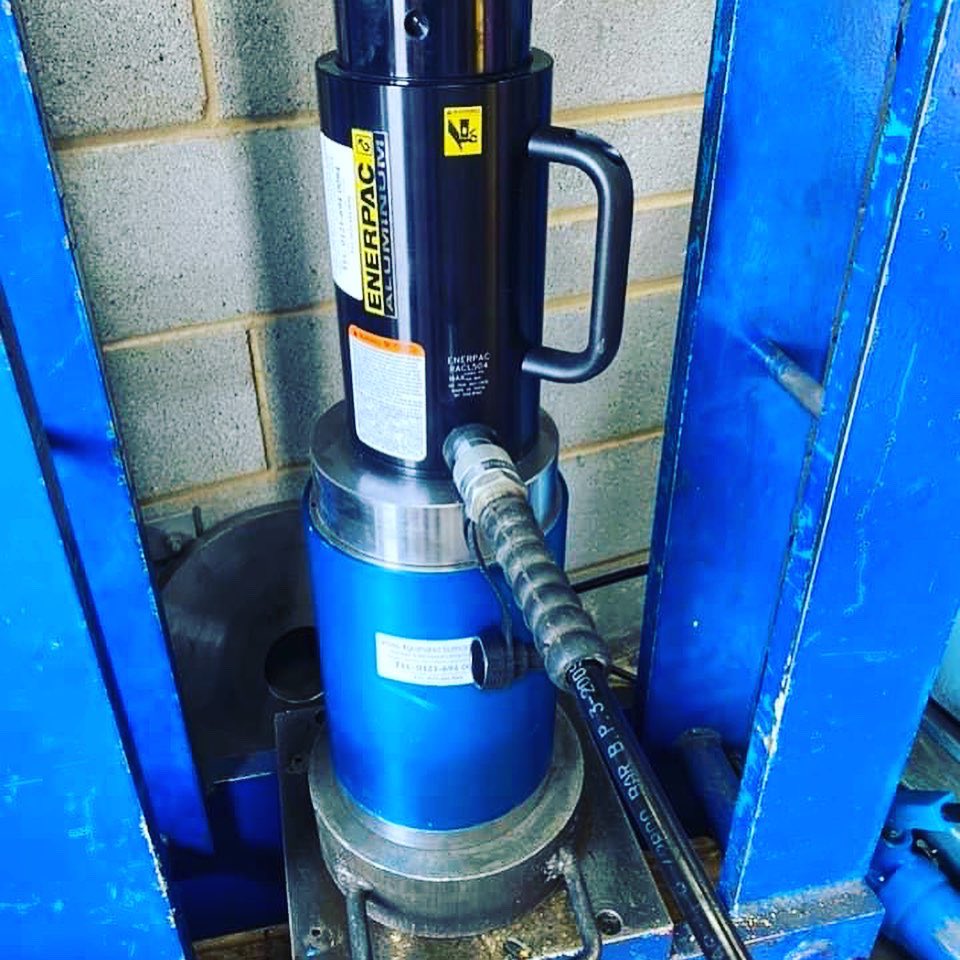 #Enerpac RACL series aluminium locking collar #cylinders. A lightweight solution combined with the ZC Series battery pump providing a portable solution. 
720 tonnes of #lifting / #jackingforce, a perfect addition to our fleet! 
Email sales@liftingequipmentsupplies.co.uk