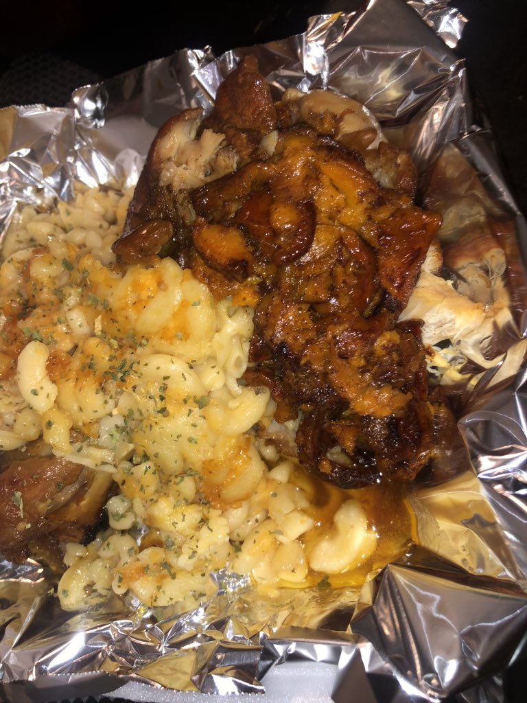 ThtNiggaChop's tweet image. SOUL FOOD STUFFED SMOKED TURKEY LEGS‼️‼️‼️ Now accepting orders for Friday text 3145981366 or 5738815645