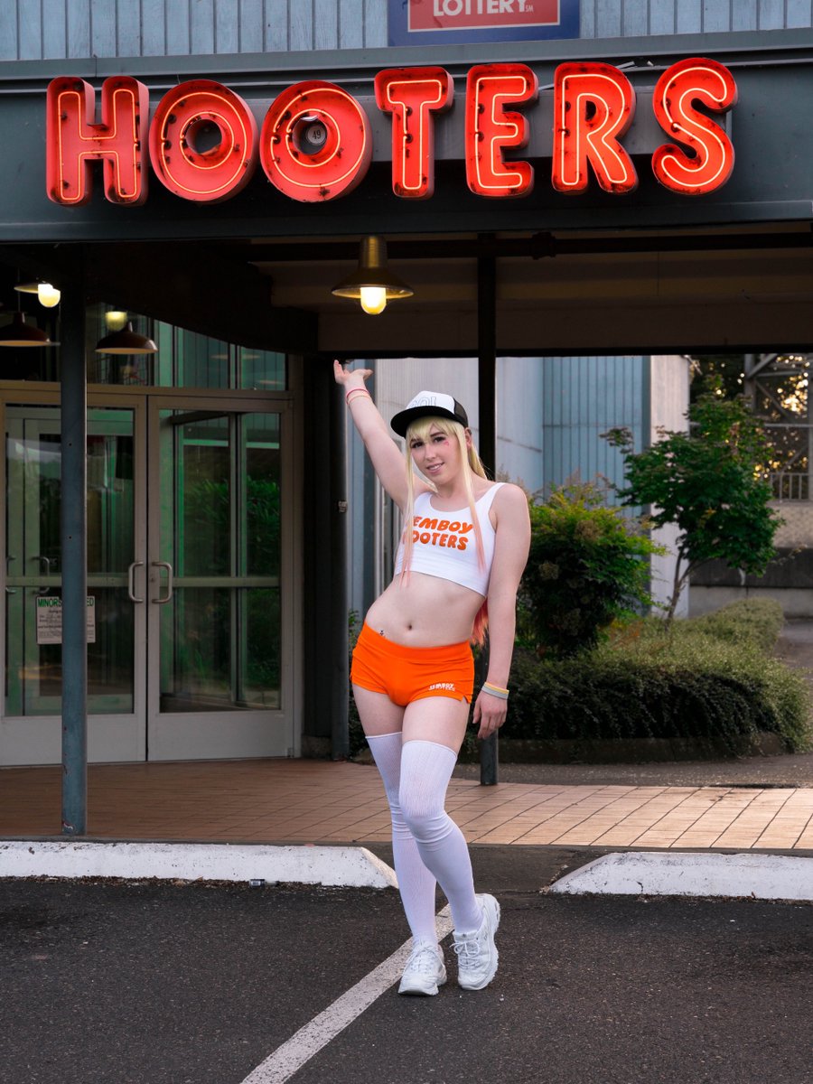 I am in no way endorsed by or affiliated with Hooters.