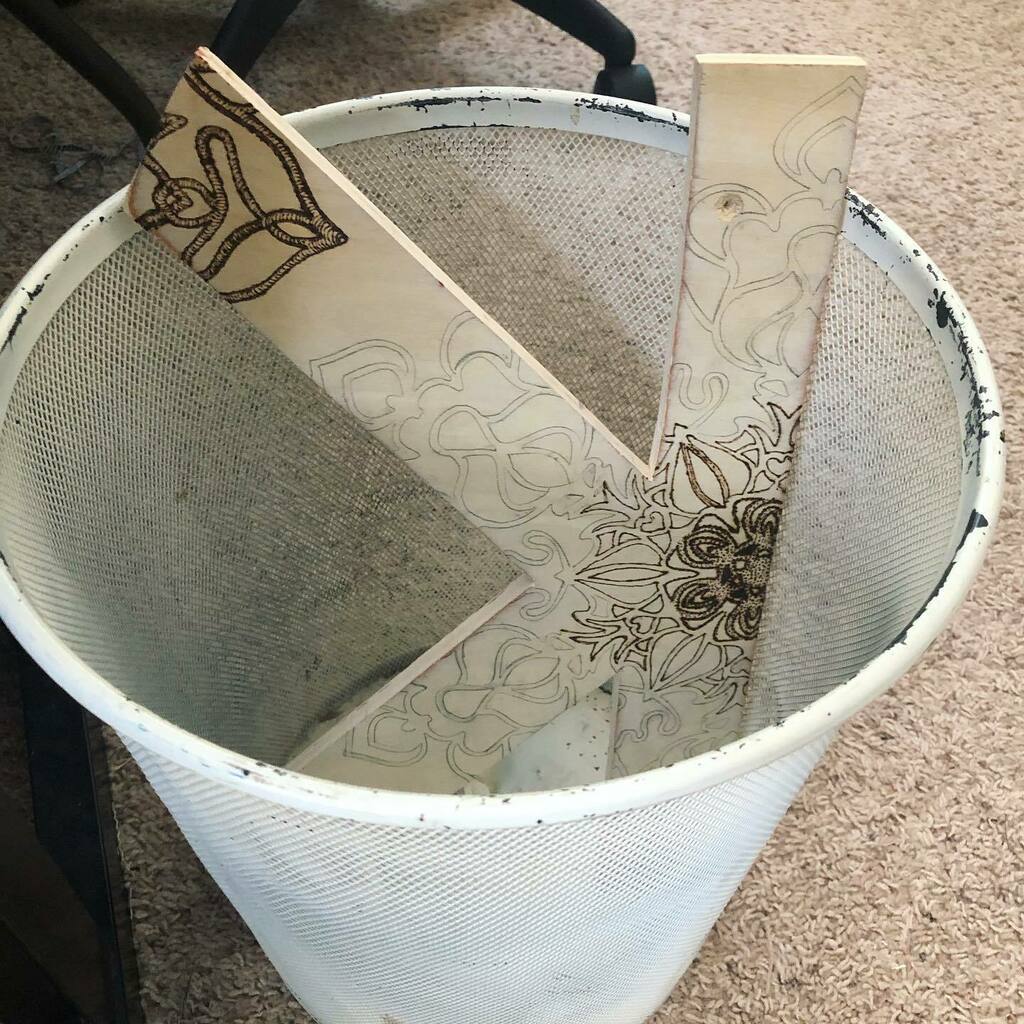FrouFruGal's tweet photo. Sometimes, projects just don’t work out like I want. I often will pivot when that happens. This time, I pivoted the project into the trash. I just don’t love it enough to finish it. Conceptually, I liked this project. But the reality was that it was too … https://t.co/ZeOl651Sxg https://t.co/zb9Vmixfps