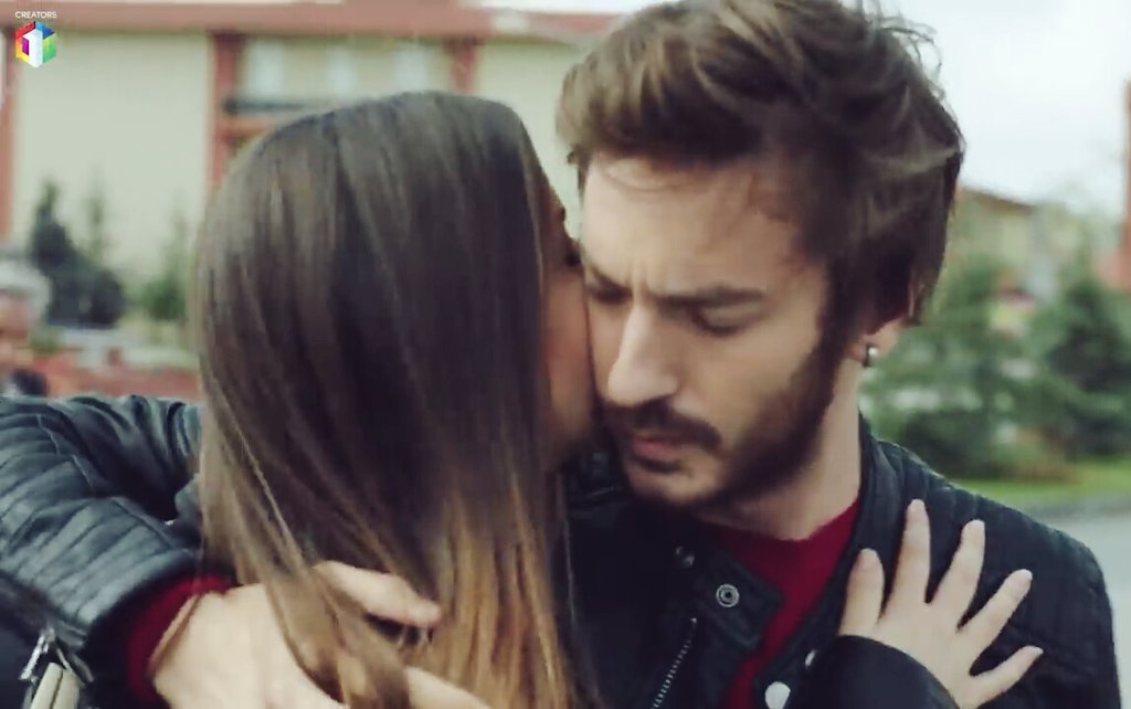 Ayesha_ZaYain2's tweet photo. Hello ji my favourite onscreen Turkish. side pair. ship. is sailing I think.. 😻😩🔥

#EmTug 
#GunesinKizlari https://t.co/QbNItpKFZV