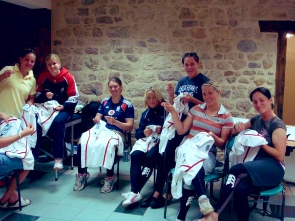 Rachael Burford (@rachaelburf12) on Twitter photo Womens Rugby has moved a on a bit..... stitching on the IRB badge ready for the 2009 World Cup ! <a href="/Hfisher2012/">Heather fisher</a> defo just posing for the photo @SueDay13 and <a href="/Joyapp9/">Jo Yapp</a> did most of them!!! <a href="/ScrumQueens/">Scrumqueens - Women’s Rugby</a> Womens Rugby has moved a on a bit..... stitching on the IRB badge ready for the 2009 World Cup ! <a href="/Hfisher2012/">Heather fisher</a> defo just posing for the photo @SueDay13 and <a href="/Joyapp9/">Jo Yapp</a> did most of them!!! <a href="/ScrumQueens/">Scrumqueens - Women’s Rugby</a>