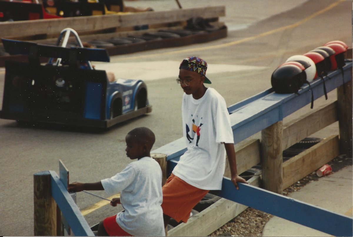 Digife's tweet photo. Eric and Donnie, from the archives. #BlackBoyJoy ๐
#tbt #Digife #90sthrowback #brothers #gocarts #bullsfans #brotherlylove #blkcreatives #filmmakers https://t.co/iavHoHFRYU