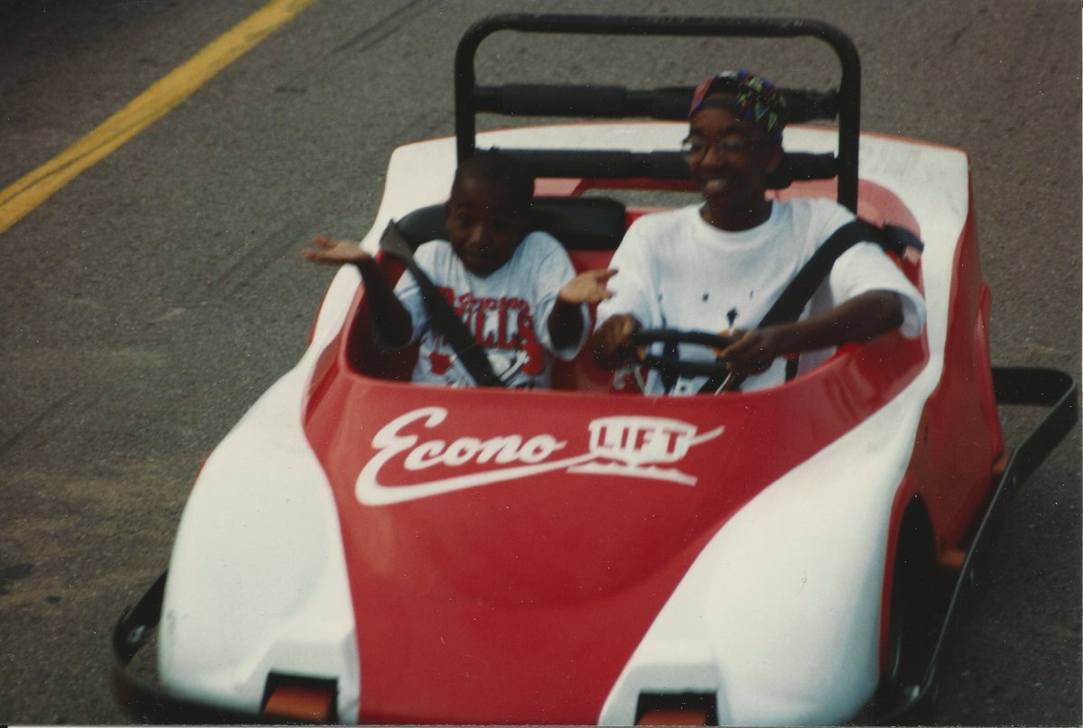 Digife's tweet photo. Eric and Donnie, from the archives. #BlackBoyJoy ๐
#tbt #Digife #90sthrowback #brothers #gocarts #bullsfans #brotherlylove #blkcreatives #filmmakers https://t.co/iavHoHFRYU