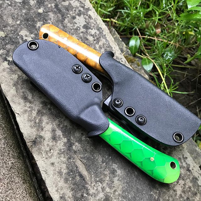 Knifetime_Story's tweet photo. So happy with the way the Honey Badger polished up, that I decided to do the Leprechaun. 
A couple of things about the resin that Joey makes. It is actually more tacky and grippy when polished. But I can see why he doesn’t…

📸 https://t.co/mlu3lekiV3 via https://t.co/DR1hKrasOi https://t.co/j9KBbKGccu