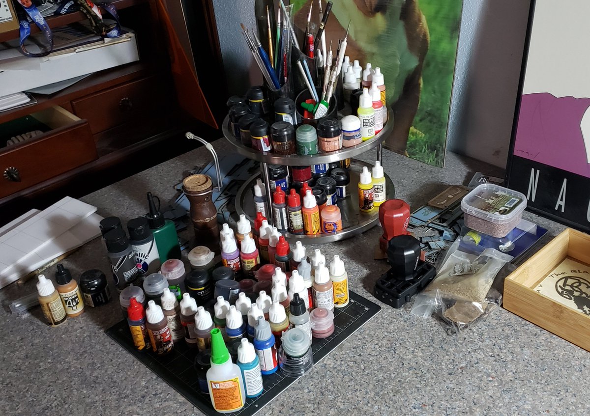 PodcastIndi's tweet image. Finally got to organizing my paint that was getting out of control. Trying out a nail polish rack you can find on Amazon for under $30. There is a wide selection of sizes and types. If y'all have simular problems with your paint head there and check them out.~Eric 🎨🛸