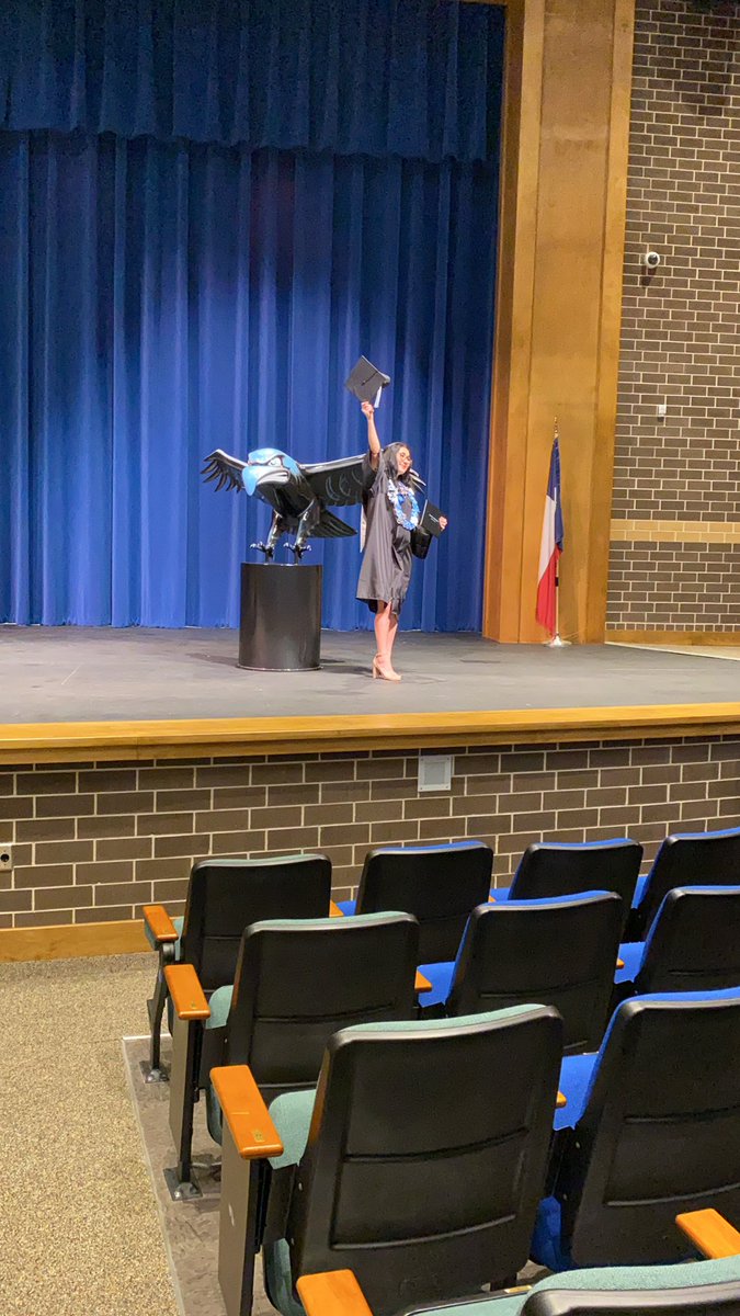 AmyVasq62073129's tweet photo. So proud of our Harlan Hawk. It’s official... she has graduated!  Now time for the next adventure, St. Mary’s University!  #HawkYeah #Rattler29 @alyssav0817 @joey2154 https://t.co/4rSQwz8rNI