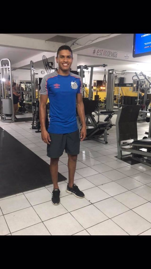 ChelseaGja's tweet photo. Beto, esse dispensa comentários... Zagueiro raiz mas habilidoso, sempre honrou nossa bandeira e tínhamos certeza que agora não seria diferente, sempre bom ter você monstro 🔵⚪️🦁 https://t.co/l3JlYPT7Sn