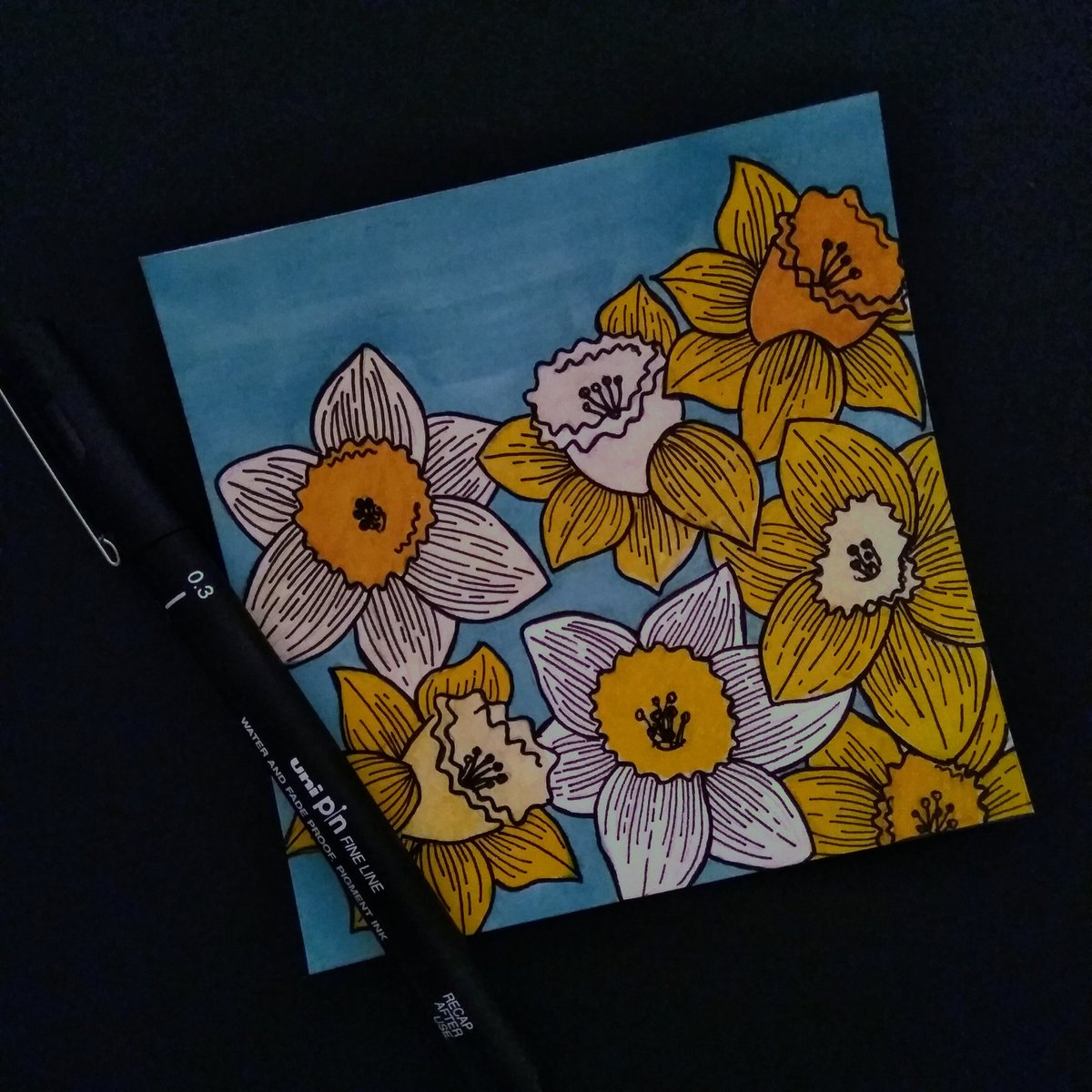 walteranddoris's tweet photo. Friday is nearly upon us. I don't know about everyone else but I feel like the weeks are flying by. #sofascribble #doodleaday #doodle #LockdownArt #floralillustration #floraldrawing #drawingoftheday #Flowers #modernflorals #sketchaday #fineflorals #dailyart #detail #illustration https://t.co/UJ6zoT3n1d