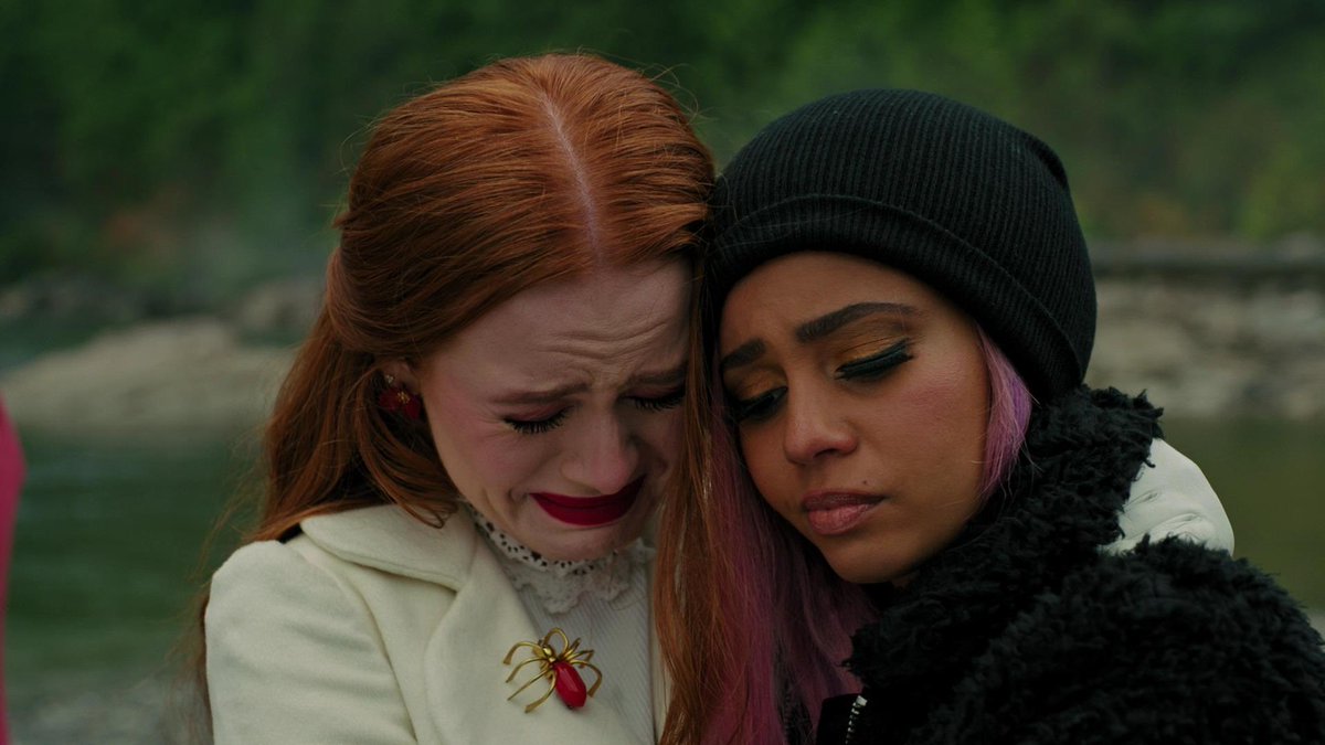 (6)Through the whole corpse/doll storyline, it was obvious Toni was concerned for Cheryl and didn’t think it was healthy , but she waited until Cheryl was ready to let go of Jason and didn’t force nor push her. She understood how hard it was for her and was very gentle/patient 