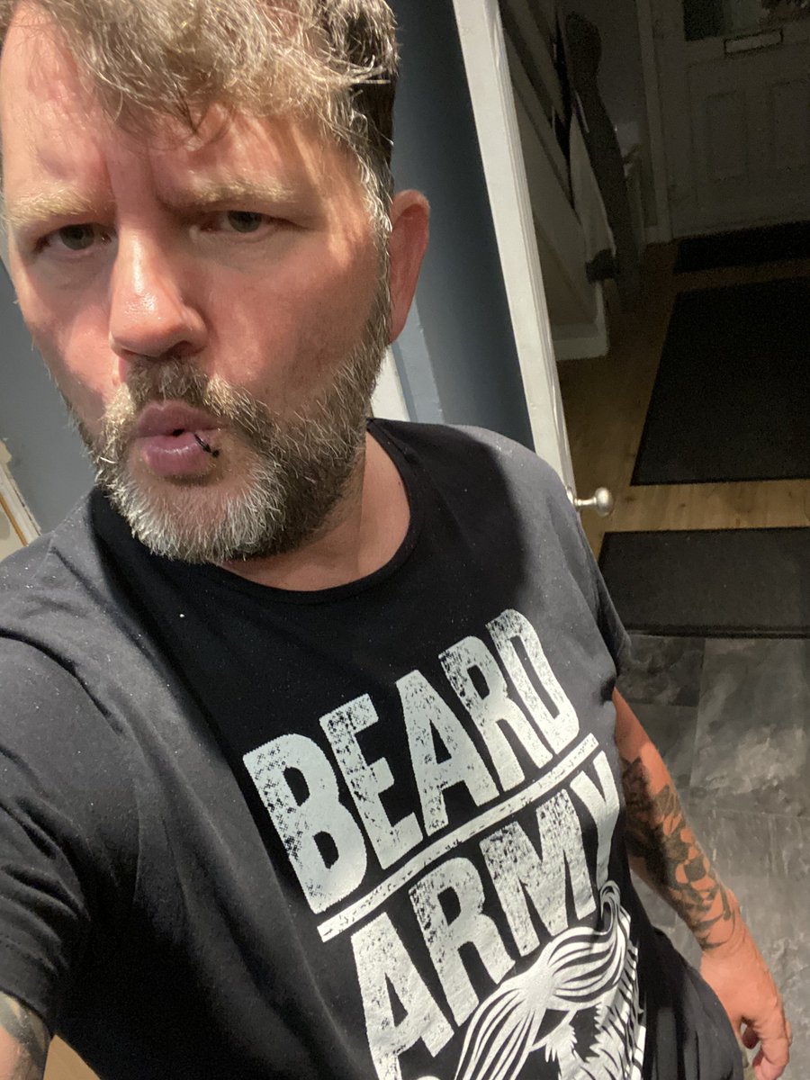 Birdman_AlanB's tweet photo. Still me fave tee.  Cos@only those who know ‘know’ @beardmeatsfood https://t.co/IHTx9TZ0FC