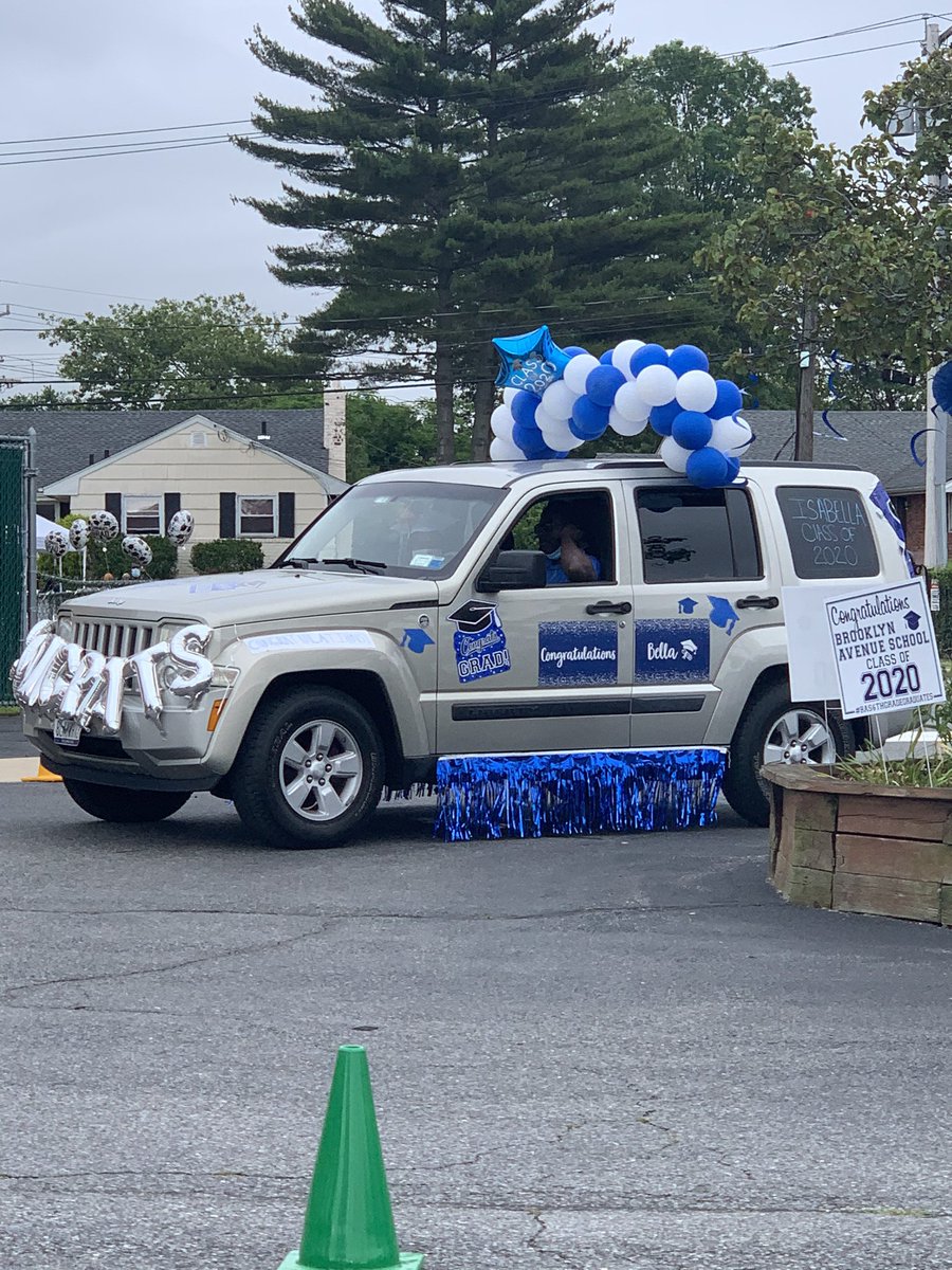 ValleyStreamBAS's tweet image. Our #awesome 6th graders graduated today and we are beyond excited! Congrats to all of you! We are so proud!  #LookForTheAwesome #VS24 @DonSturz @VS24District
