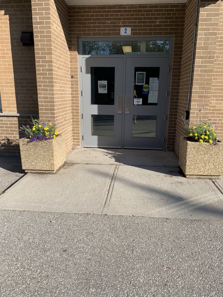 Ridgeview P.S. (@ridgeviewps) on Twitter photo How wonderful to arrive at Ridgeview to discover this beautiful surprise! One of our 🚀 families has been busy! We are so thankful! <a href="/PeelSchools/">Peel District School Board</a> #rpsisawesome How wonderful to arrive at Ridgeview to discover this beautiful surprise! One of our 🚀 families has been busy! We are so thankful! <a href="/PeelSchools/">Peel District School Board</a> #rpsisawesome