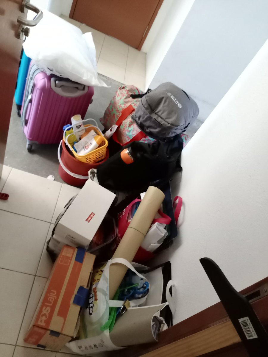 adlzaf_'s tweet photo. Limit 30 minit je guys ,, jangan citelah kat dlm beg tu mcm mne huru hara dia.. Tingkat 3 plk tu 🥵🥵
#PKPP #student https://t.co/ztVNz9KzYj