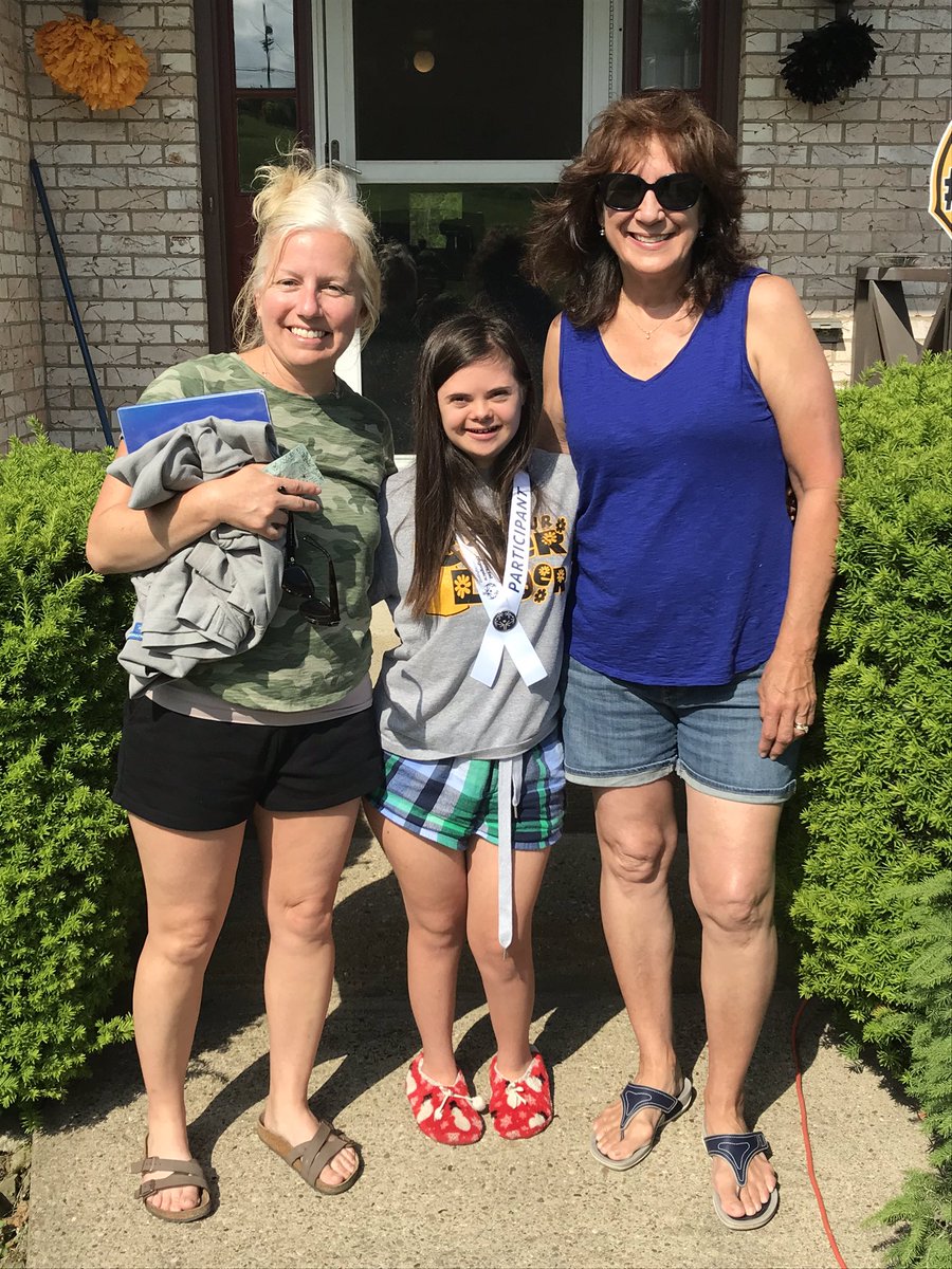 End of year dropoffs -June 3,2020. 
Tracy Blyzwick and I enjoyed seeing the students! What a year! Happy summer!