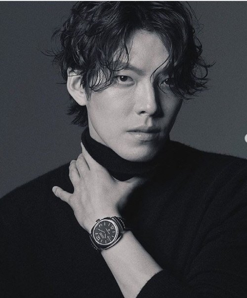 netizenbuzz's tweet photo. Kim Woo Bin is back with a sizzling new pictorial https://t.co/6VLnLcVSKF https://t.co/0dF9BUKdEC