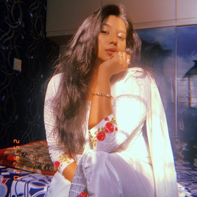 heba_pathan's tweet photo. #NewProfilePic ✨💛 https://t.co/cEvHTwx6NJ