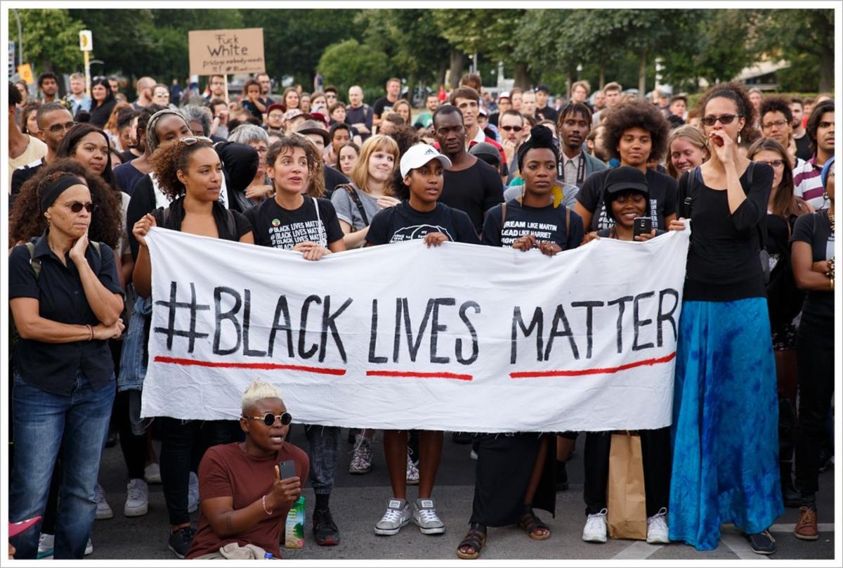 God Bless America  - Black Lives Matter conta.cc/2BhkyR4