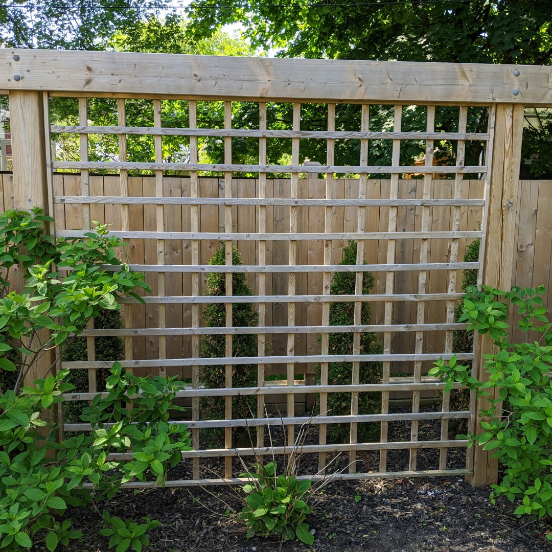jdavispainting's tweet image. Summer is officially here.🌞We can help bring life back into your outdoor space and have it looking FRESH without splurging on big renovations.
🎨@FloodWoodCare #stain in Cedar. 
#beforeandafter #backyard #trellis #homesweethome #homeimprovement #paintyourhome #toronto