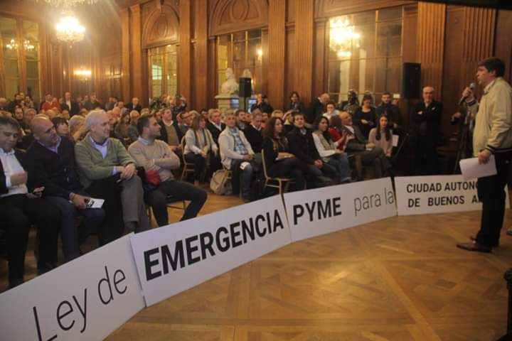 EnacArgentina's tweet photo. Hace 2 años pedíamos la #EmergenciaPyme para la ciudad de buenos aires que gobierna el intendente @horaciorlarreta.

Estamos MUCHO peor y la inacción es la misma. La indiferencia por el comercio y la industria porteña duele, lastima y es inaceptable. https://t.co/WWiYDJsWR8