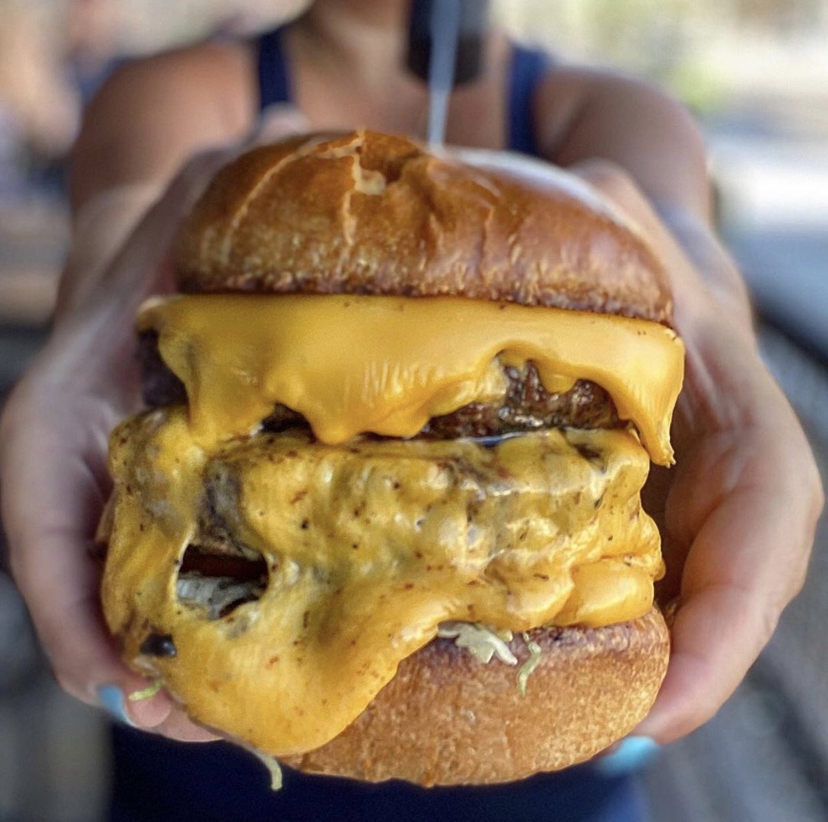 Scottsdale_VR's tweet photo. Cold Beers and Cheeseburgers’ location in the heart of Old Town Scottsdale makes it easy to meet up with friends or walk to nearby shops!
🍔@eachdrinkaz🍔
#VisitScottsdale #VIsitTempe #VisitArizona #BookDirect #ExploreAZ #VacationTime #VacationRentals #VisitPhoenix #ColdBeers https://t.co/JcPwY3jT4B