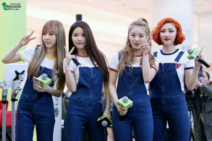 picmoonsun's tweet photo. look how they grew up 🥺❤️ #6YearsWithMAMAMOO
#4x4everWithMAMAMOO
#NeverLettingMAMAMOOGo
@RBW_MAMAMOO https://t.co/iR8lrXMEG2