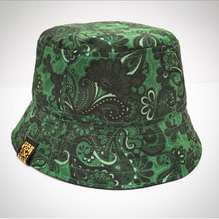 StanandGwyn's tweet photo. Who doesnโt love a bit of green paisley ๐โ๏ธ Soon to be spotted in #frankfurt #germany SHOP HERE ๐https://t.co/s16rMU2Kb7 #hat #designerhat #buckethat #fashionsizzle #craftbizparty #green #greenlove #paisley #Retro #summer2020 #fashionpost #fashionblogger #etsyshop #latebiz
. https://t.co/HUM8clBuKP