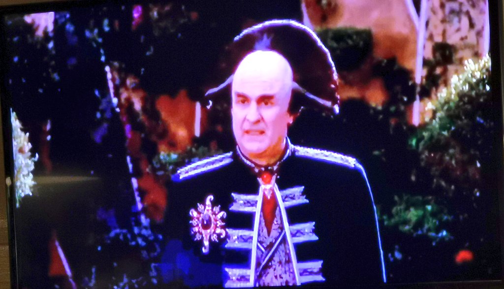  #Babylon5 S04E06 - Into the FireI'm very confused by my feelings for Londo Mollari. He is great (kills the madman emperor because it is right at great personal risk, frees Narn) and terrible (in league with Shadows, enslaves Narn in the first place). A great character arc!