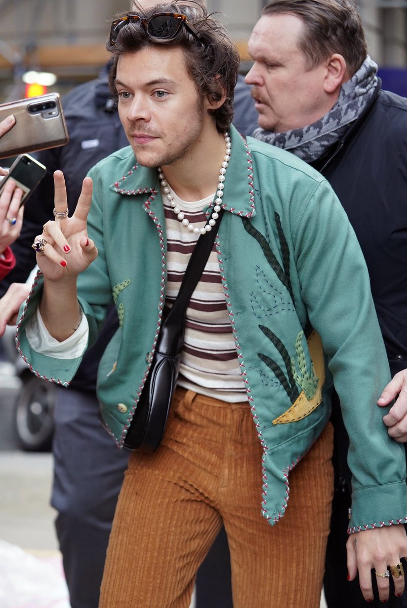 harry styles at bbc studios 1 vs. bbc studios 2: a parallels thread