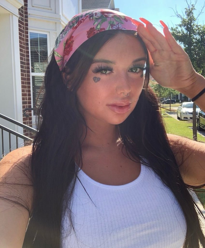 jazjizzes's tweet photo. sunlight selfies 🌞 https://t.co/Sf7fXRn3cJ