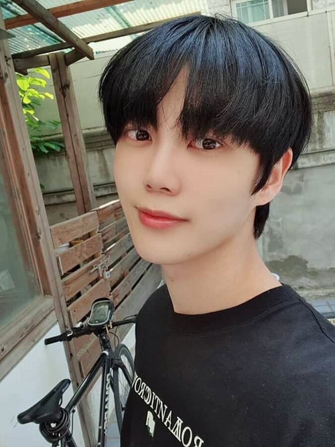 1THE9inmyheart's tweet photo. So I can't accept the idea that we lost our laughing angel and the baby face who was a source of strength for fans with his positive energy, and his beautiful voice😔😔
#ripyohan
#TST
#HANA
@TS7_official https://t.co/WMyImyeYEZ