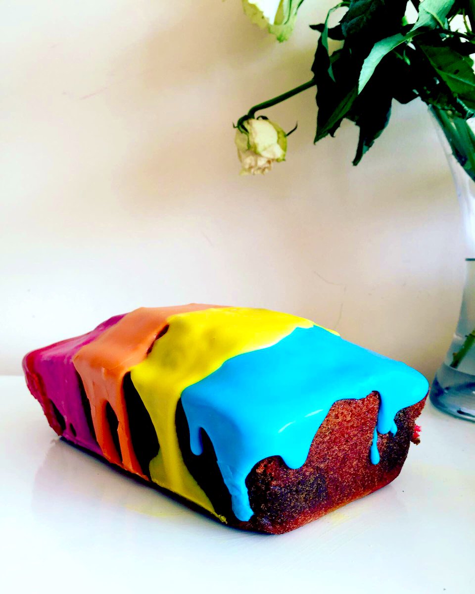 Love is love 🏳️‍🌈 🌈❤️🧡💛💚💙💜🖤proud little baker 👩‍🍳 #proud #PRIDE2020 #Pride #rainbow #baker #cake #LoveIsLove