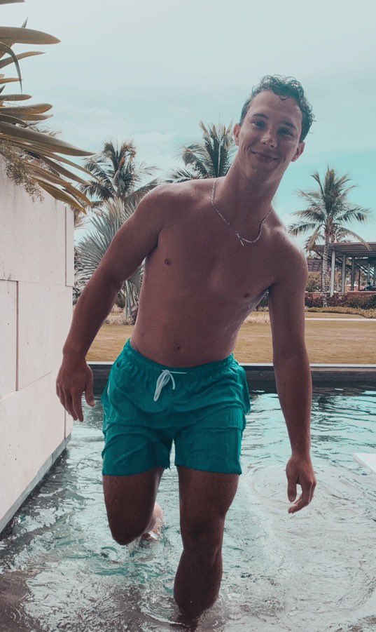 laarney's tweet photo. Y’all it is this handsome man’s birthday and I will find any excuse I can to post 1 of the 4K pictures I have of him. God has been so good to me 😍 https://t.co/GaHOnxXhZj