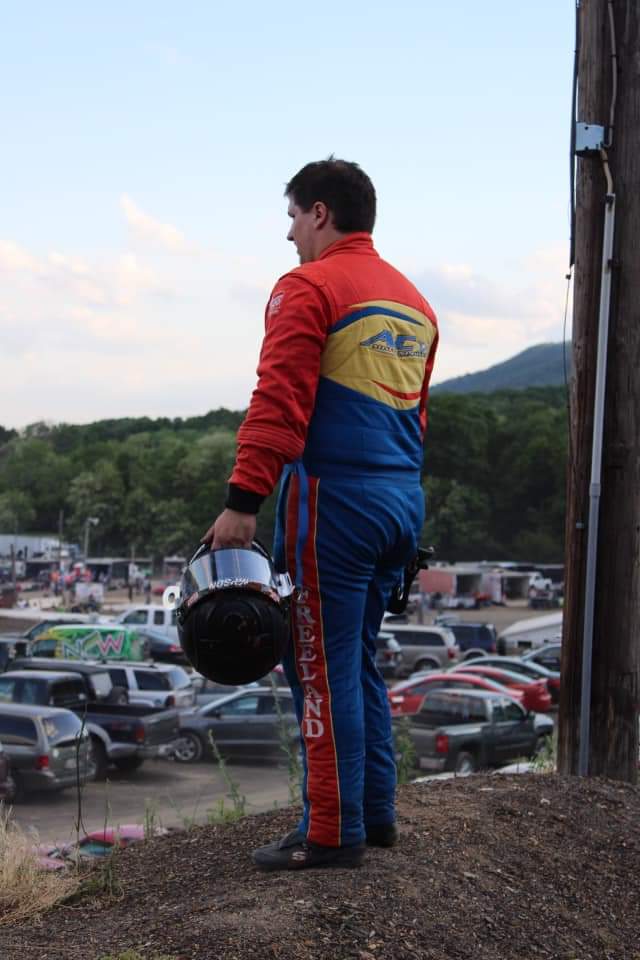 dr_sheaffer_4's tweet image. Double header at the bad ass bull ring @PVSpeedway this weekend! If it rains then I'll be tuned in to @FloRacing #MidgetWeek