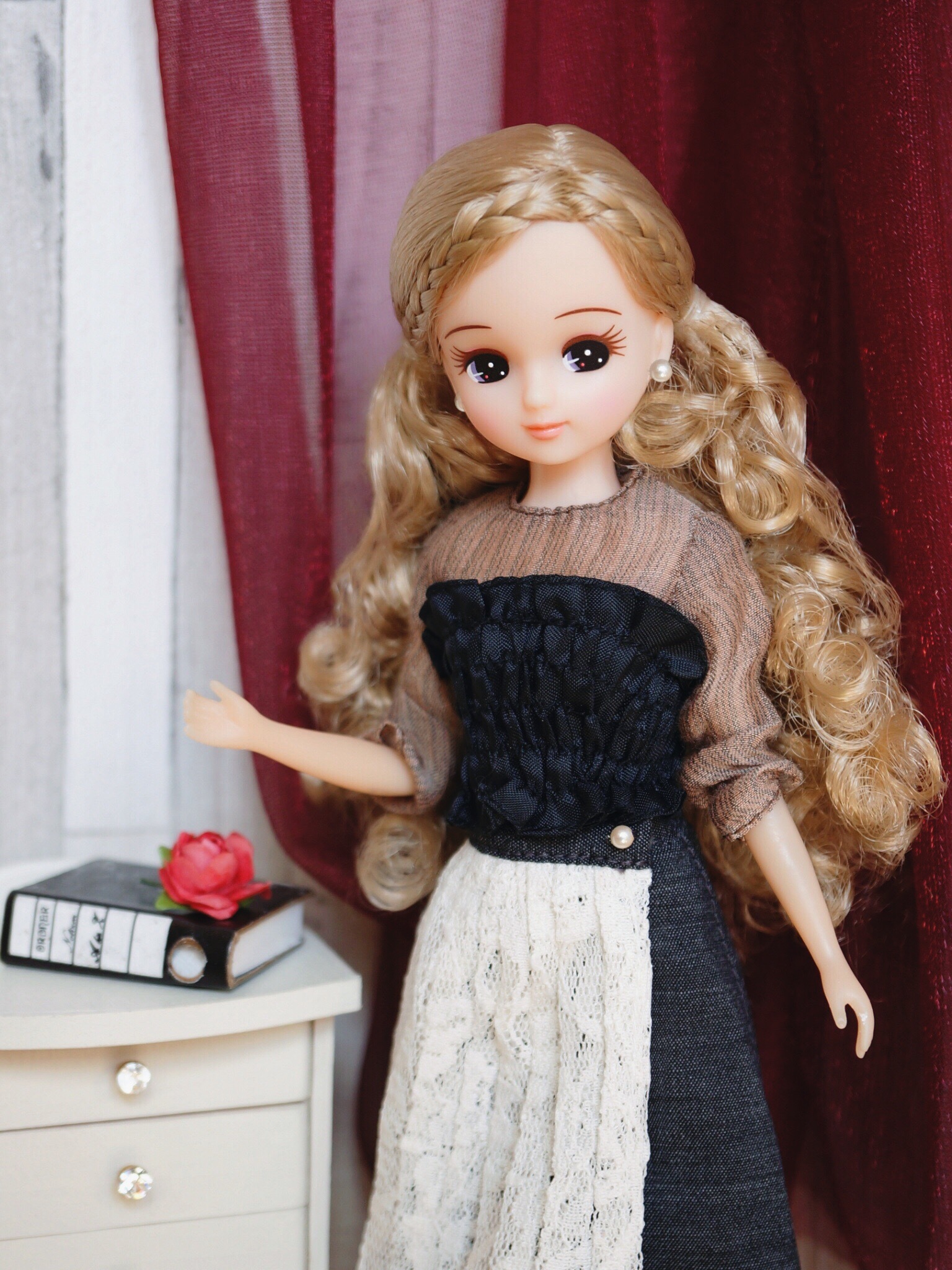 リカちゃん 公式 今日はファッションのポイントは ビスチェ 落ち着いた色を使って シックにまとめてみたの ちょっぴり大人なリカをどうぞ 今日のコーデ Ootd リカちゃん 公式 今日はファッションのポイントは ビスチェ 落ち着いた色を使って シックにまとめてみたの ちょっぴり大人なリカをどうぞ 今日のコーデ Ootd