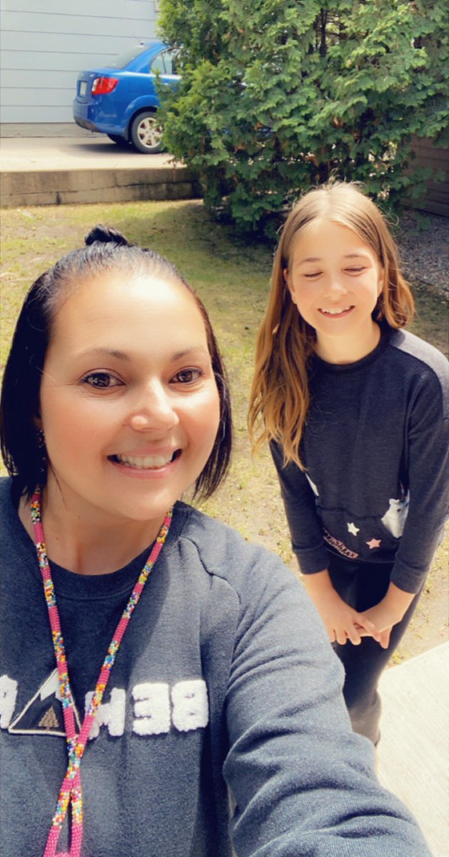 KelleyFineday's tweet photo. Apparently I am not as quick as @laryn_oakes being a Ninja! 4 students down... 24 more to go 😎#missmykiddos #summeesurvivalkits #yearendgifts @EcoleLakeview @StoonPubSchools #theycaughtme #twitterneedsedit https://t.co/fchm6ulhz6
