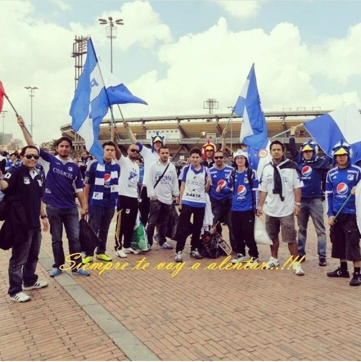 LaBandaSector12's tweet photo. 16 de diciembre de 2012. 9:00 a.m.
El resto es historia 🏆.
#74Años74FotosLBS12
#LaBandaSector12SeQuedaEnCasa
#UnaHinchadaUnidaEsUnaHinchadaFuerte. https://t.co/PBGHKAOZpq