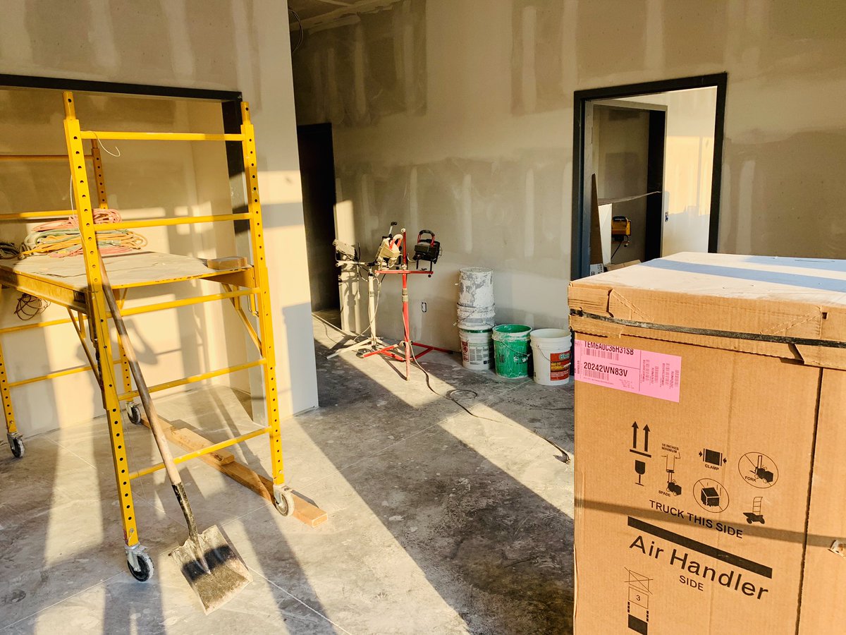 westside_music's tweet photo. So much has happened in the last week! 🤩 A great big shout-out to the HP Legacy construction crew for working hard to create the perfect space for Westside Music Academy! 👷‍♂️ 🧰 🔨 #construction #hardwork #progress #makeithappen https://t.co/WbEPdqyH0E