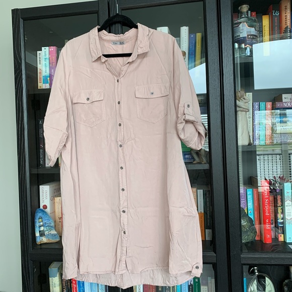 So good I had to share! Check out all the items I'm loving on <a href="/Poshmarkapp/">Poshmark</a> from <a href="/sweetsurprisesb/">Julie R 🇨🇦💙💛🧡🍁</a> #poshmark #fashion #style #shopmycloset #george #laurenralphlauren #dex: posh.mk/8TYznZXNq7