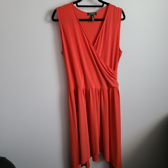 lisa_zutter's tweet photo. So good I had to share! Check out all the items I'm loving on @Poshmarkapp from @sweetsurprisesb #poshmark #fashion #style #shopmycloset #george #laurenralphlauren #dex: https://t.co/2TuCrL59QY https://t.co/pAGRAztnAo