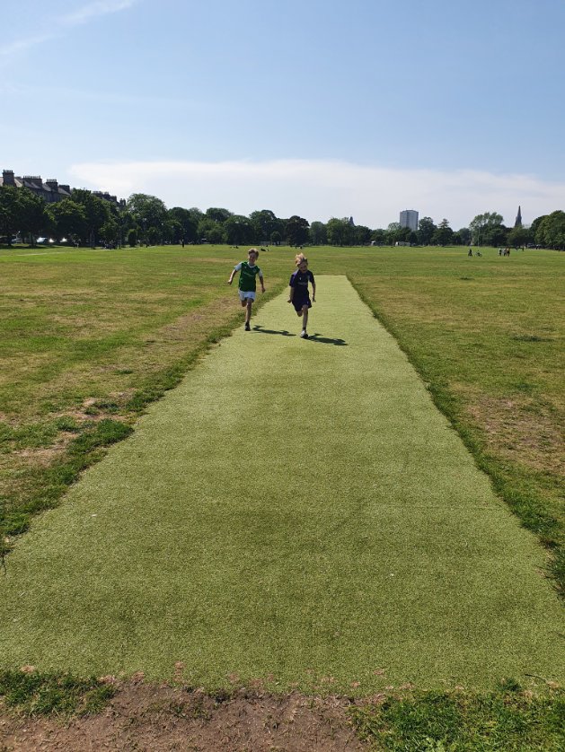 donut_17x's tweet photo. @leithp6 Some of the sports day challenges the boys did yest. Egg and spoon, press ups, sprint and the ice lolly station! https://t.co/nlxbEZxqXJ