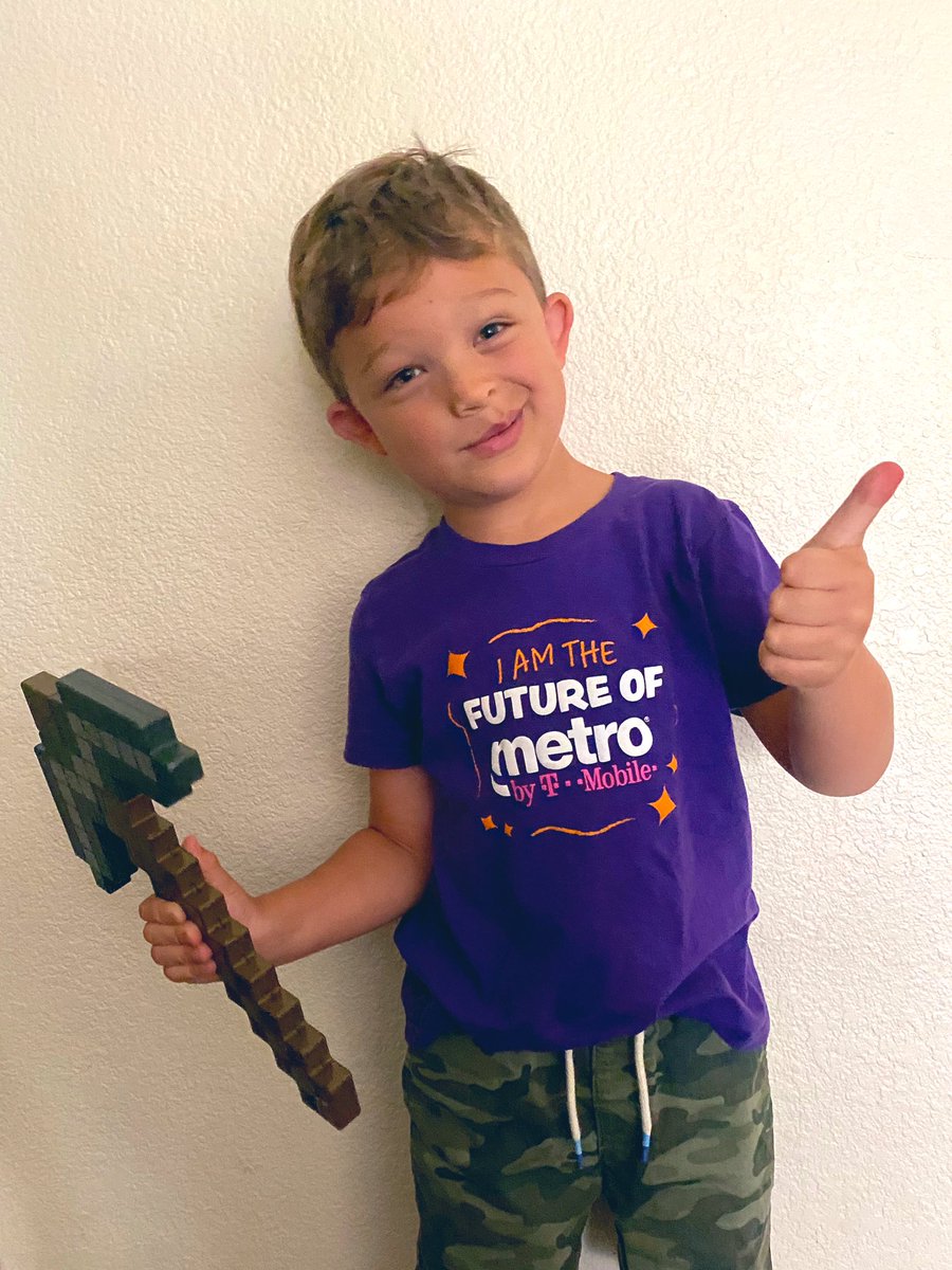 Hey 2020...It’s been a long few months.  But we are resilient. We are steadfast. The future is bright.  We have the tools to fix our communities and we have little people watching and learning from our actions. @BryanThompsonLA <a href="/TMobile/">T-Mobile</a> <a href="/JonFreier/">Jon Freier</a>