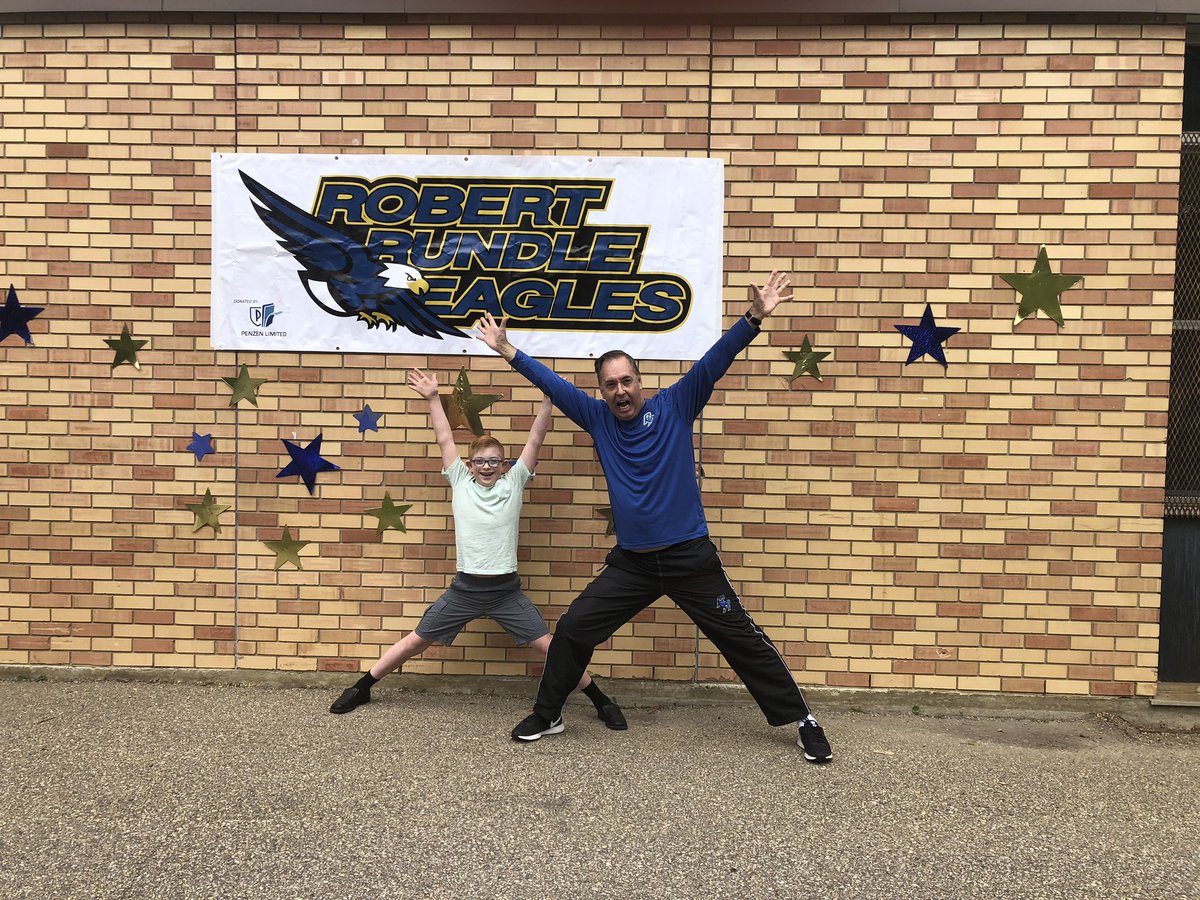 RRSchool's tweet photo. You’re off to great places! Congratulations to our grade 6’s! A farewell to remember. https://t.co/xrklQYSfYQ