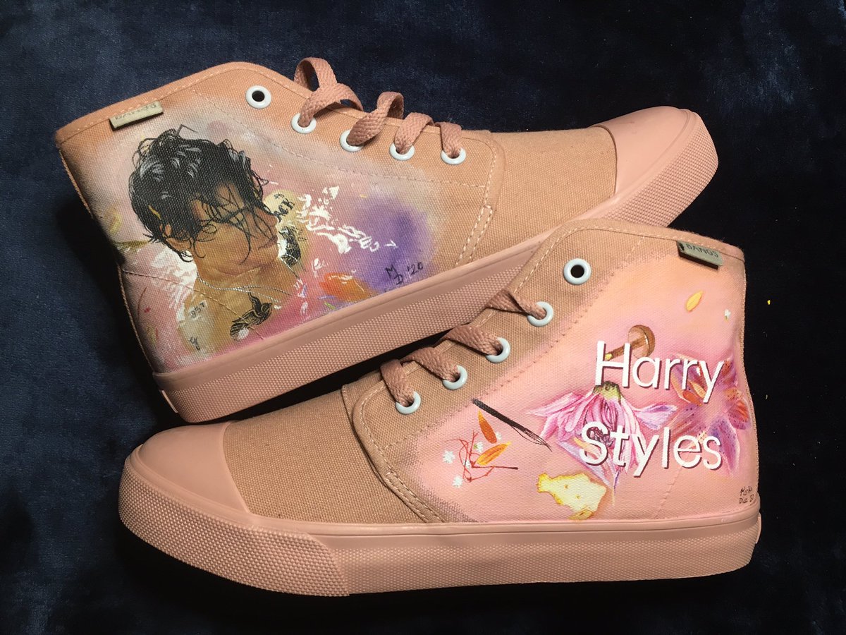 BangsShoes's tweet photo. "You can't use up creativity. The more you use the more you have." -- Maya Angelou ๐จย ย #BANGSart <<< the creativity is always rolling! Check out how creative our fam is! Share the love, and encourage others abilities!! ๐ #liveBANGS
Pc: @Earthling_Harry https://t.co/CXSfCZmBdX