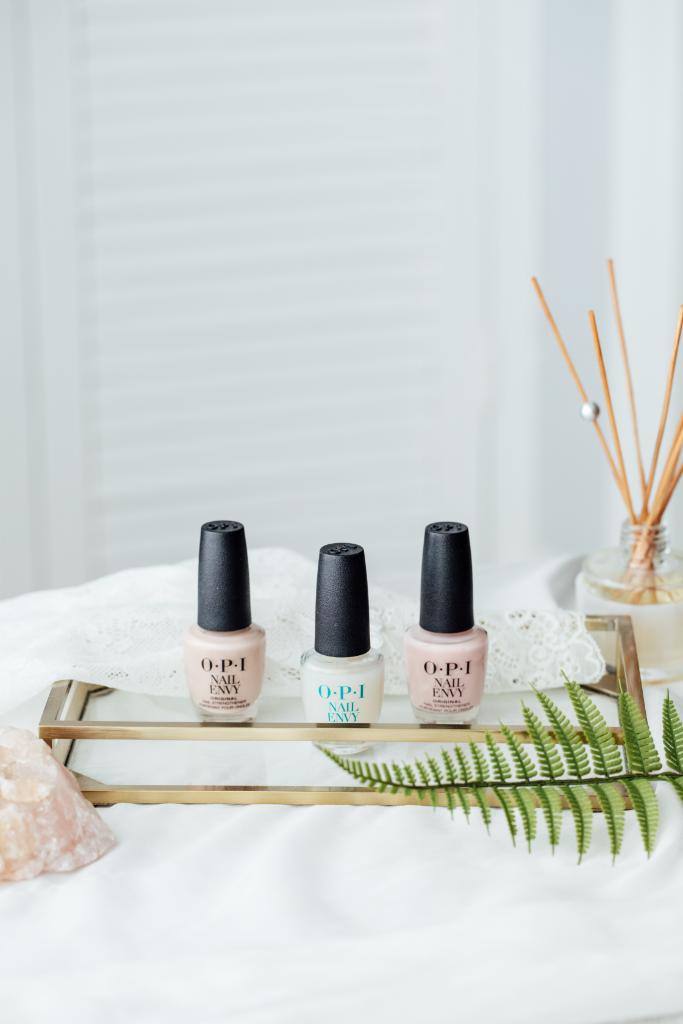 OPI_PRODUCTS's tweet photo. #OPINailEnvy strengtheners in your go-to #NeutralPolish shades. Click the link to learn more about benefits from all our treatments and strengheners 💅

https://t.co/EABCLLgpQO https://t.co/0Dv2uwTOPW