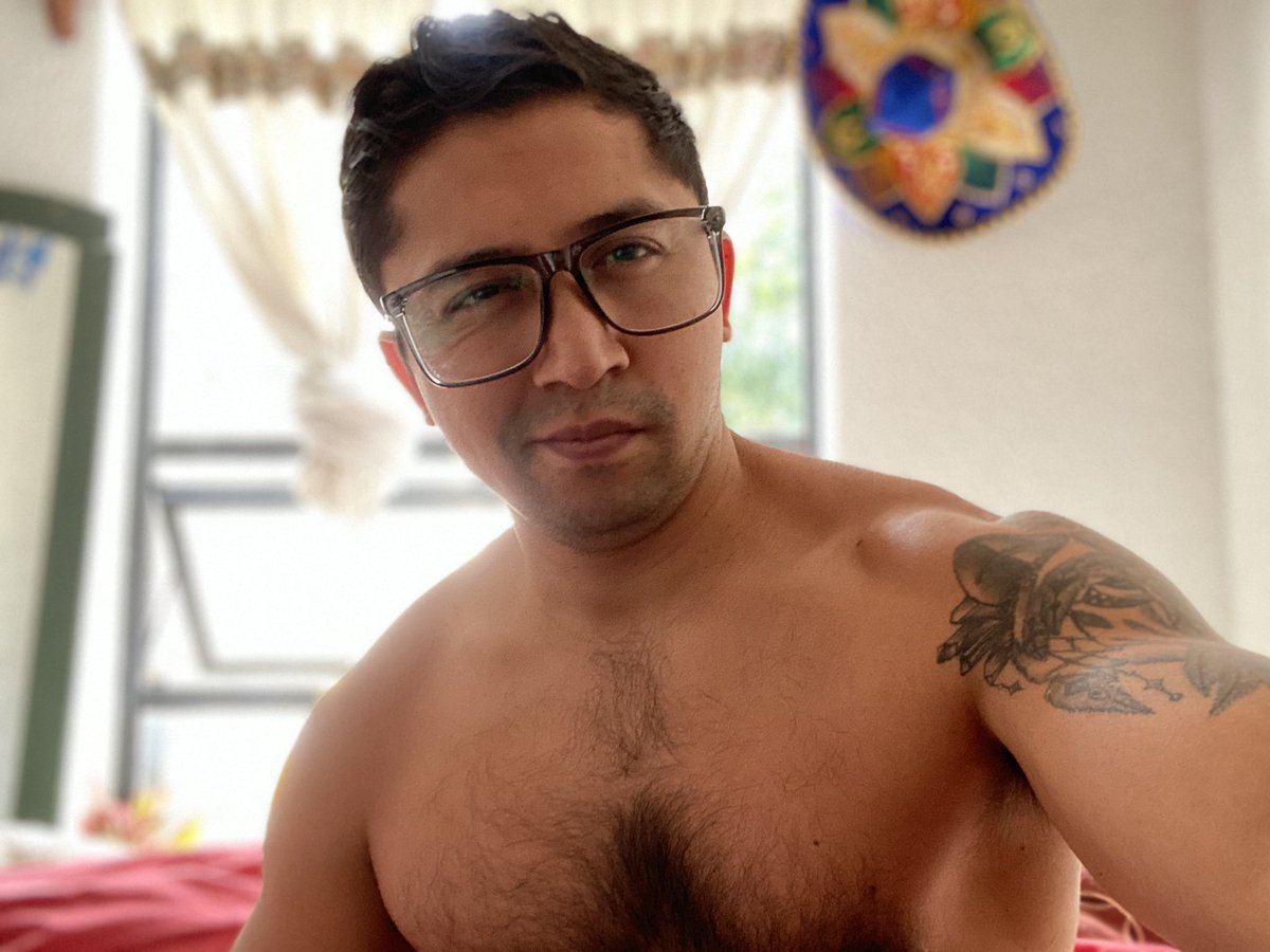 kv_eduardo's tweet photo. The face / The dick .... su turno marineros quiero ver sus vergas y culos https://t.co/GtGWVsbs6b