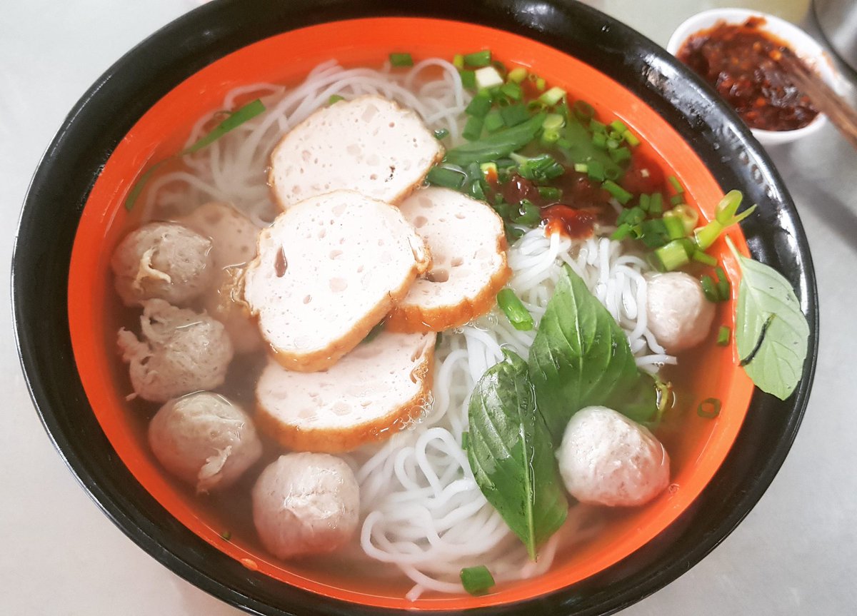 ntvblog's tweet photo. Bún bò viên #beefballnoodles #beefballnoodle #ricenoodle #búnbòviên #bunbovien #bún #beefball #bovien #bòviên #beefballsoup #cheapfood #breakfast #superfoods #deliciousfoods #omgfood #bestfood #wowfood #famousfood #amazingfood #eatwell #eatfamous #tasty https://t.co/Ph1rArqY3M