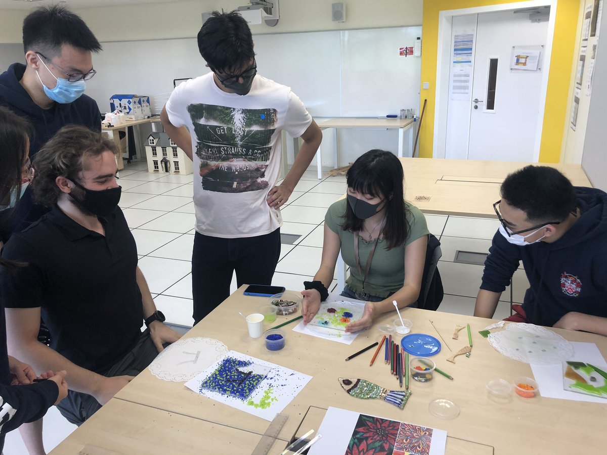 SeniorDulwichSG's tweet photo. Year 13 Final Day collaborative art project, working together to create a piece to be displayed in the IB Centre. A masterpiece in the making! #DCSG #GraduateWorldwise https://t.co/CJuRZMQGHD