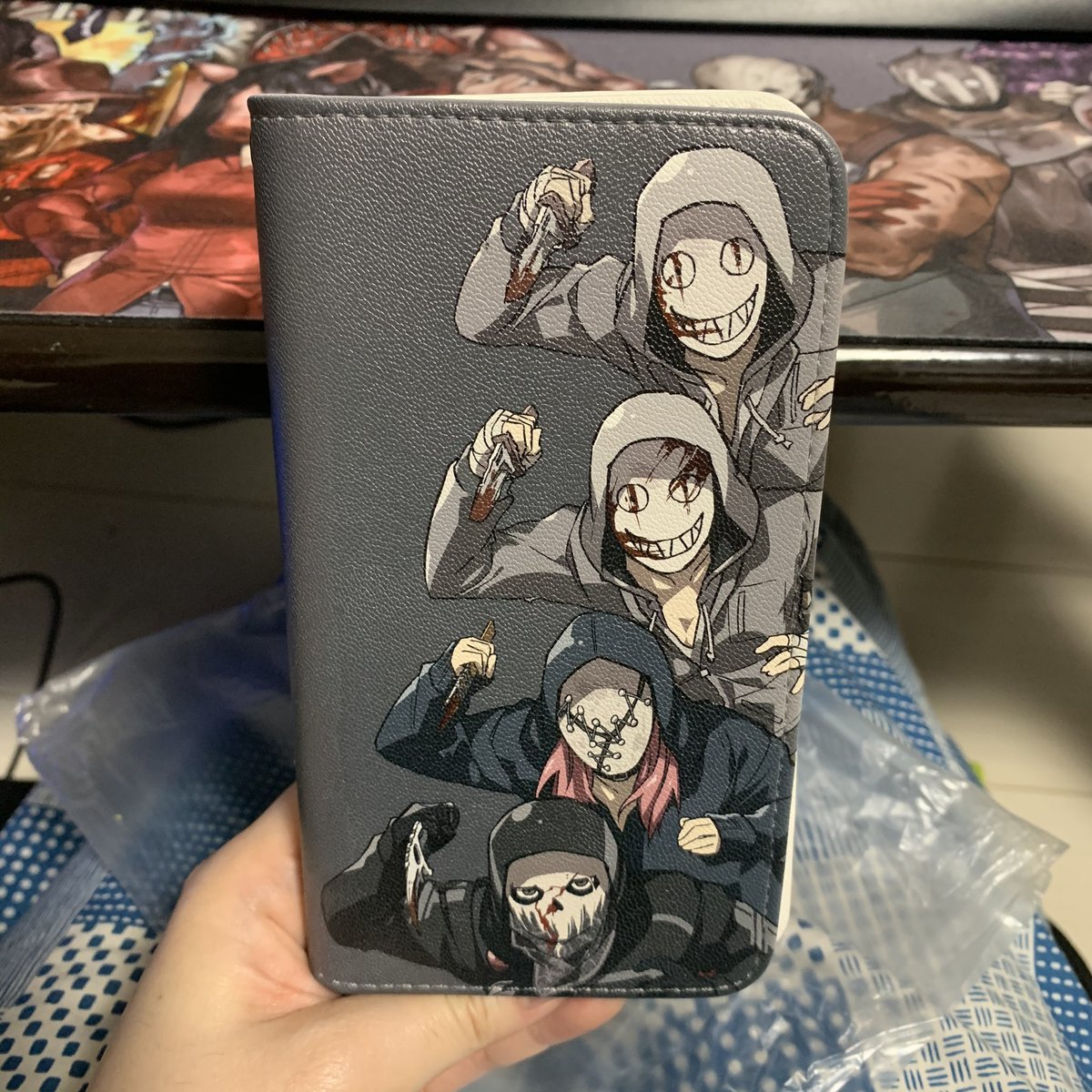 EIRRI's tweet image. Androidのカバーはこんな感じです
粘着シートでくっ付けてカメラ使う時は上にスライドして使います