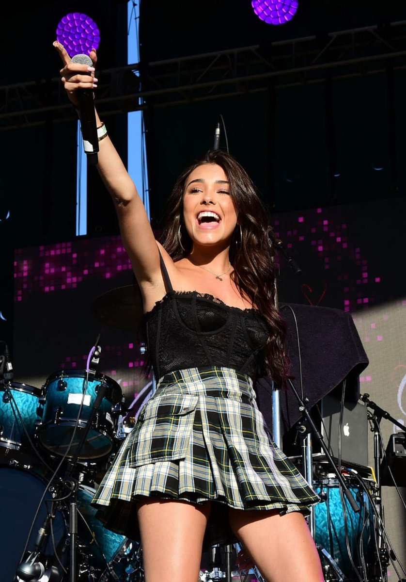 madison beer smiling on stage; a thread ♡